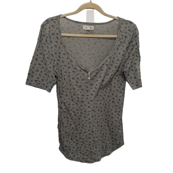 Y2K Aerie Gray Floral Short Sleeve Henley Shirt - Picture 1 of 8